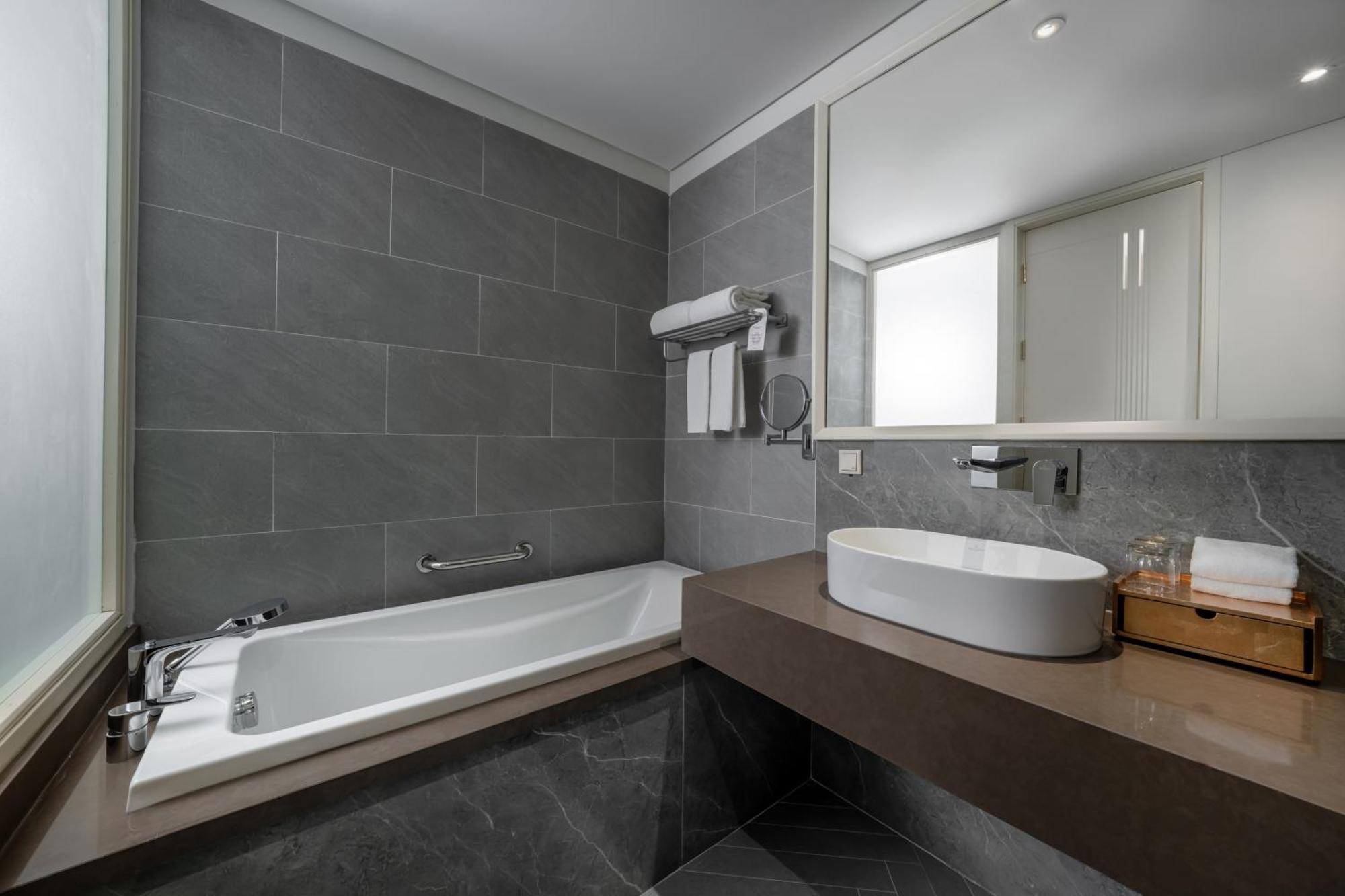 Epic Tower Swiss-Belresidences Hanoi — Photos 3